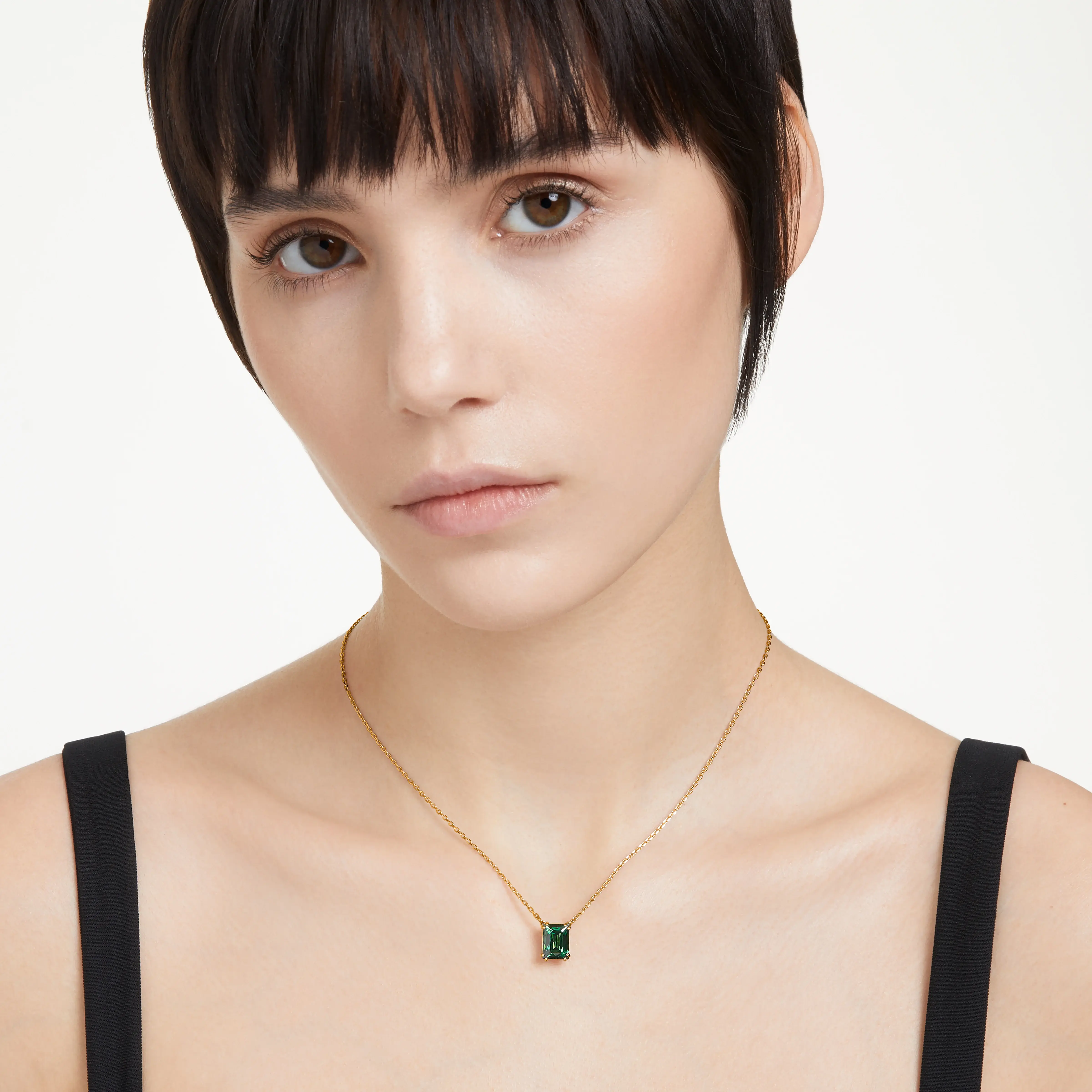 matrix-pendant-rectangular-cut-green-gold-tone-plated-swarovski-5677141.webp