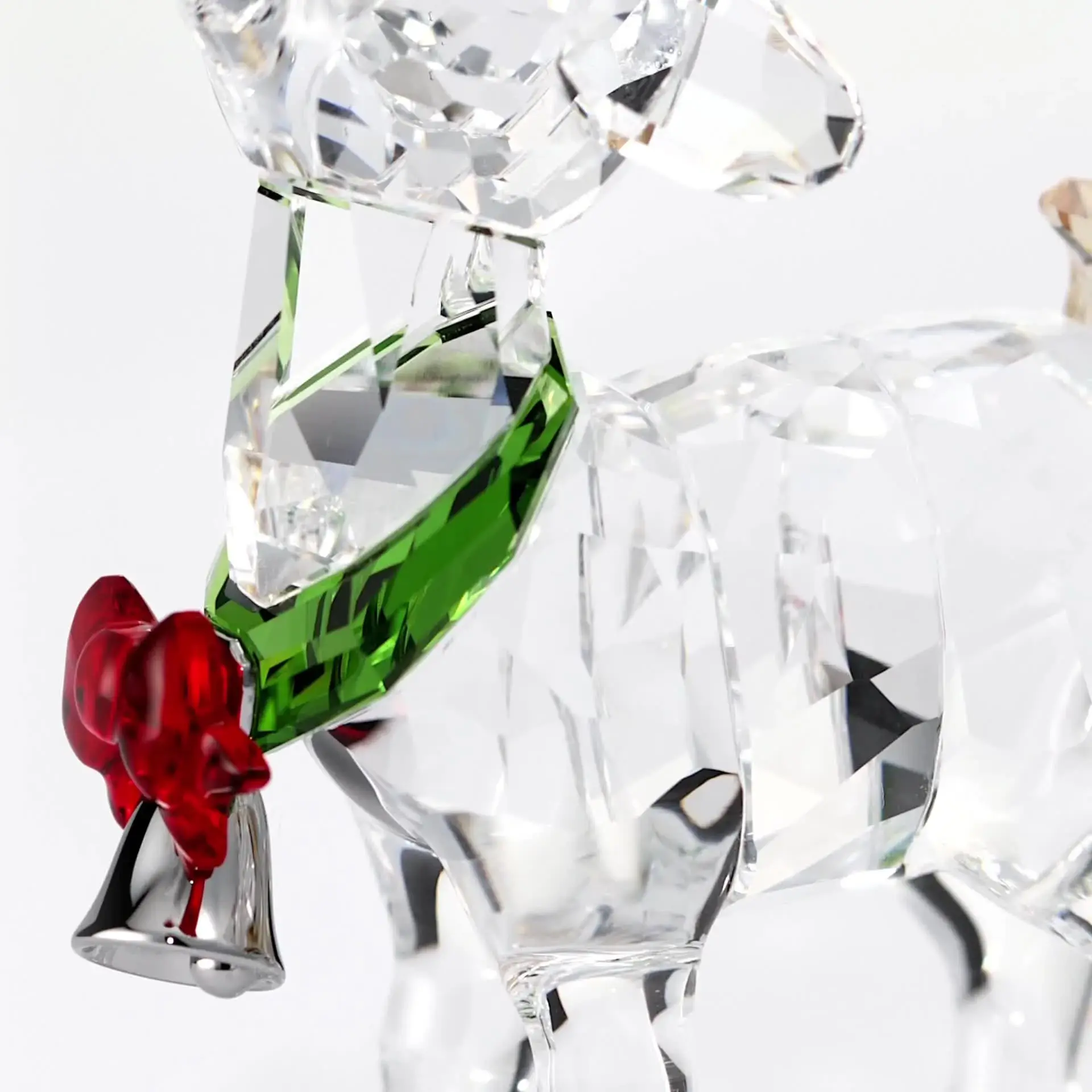 santaE28099s-reindeer-swarovski-5532575-1.webp