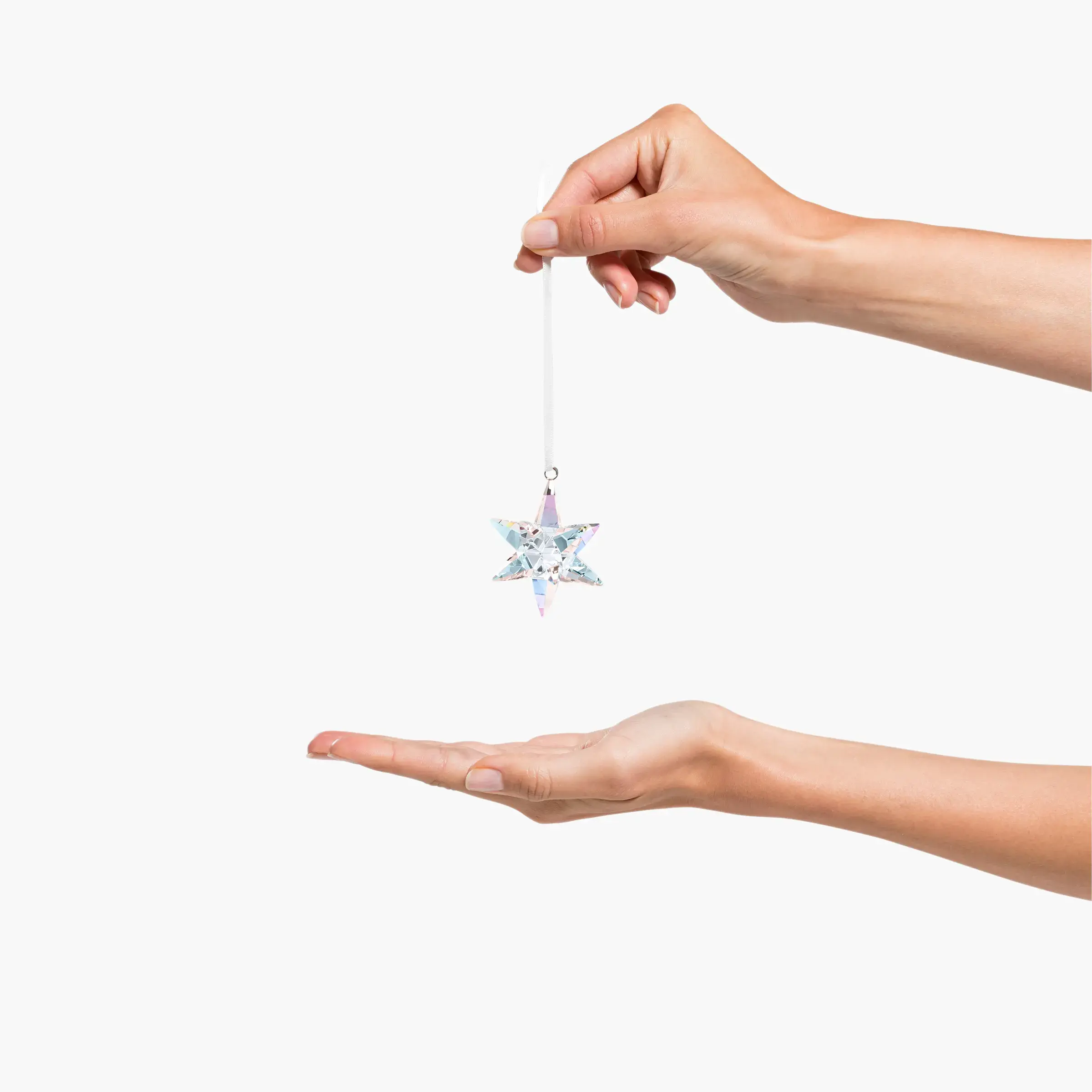 star-ornament-shimmer-medium-swarovski-5733473.webp